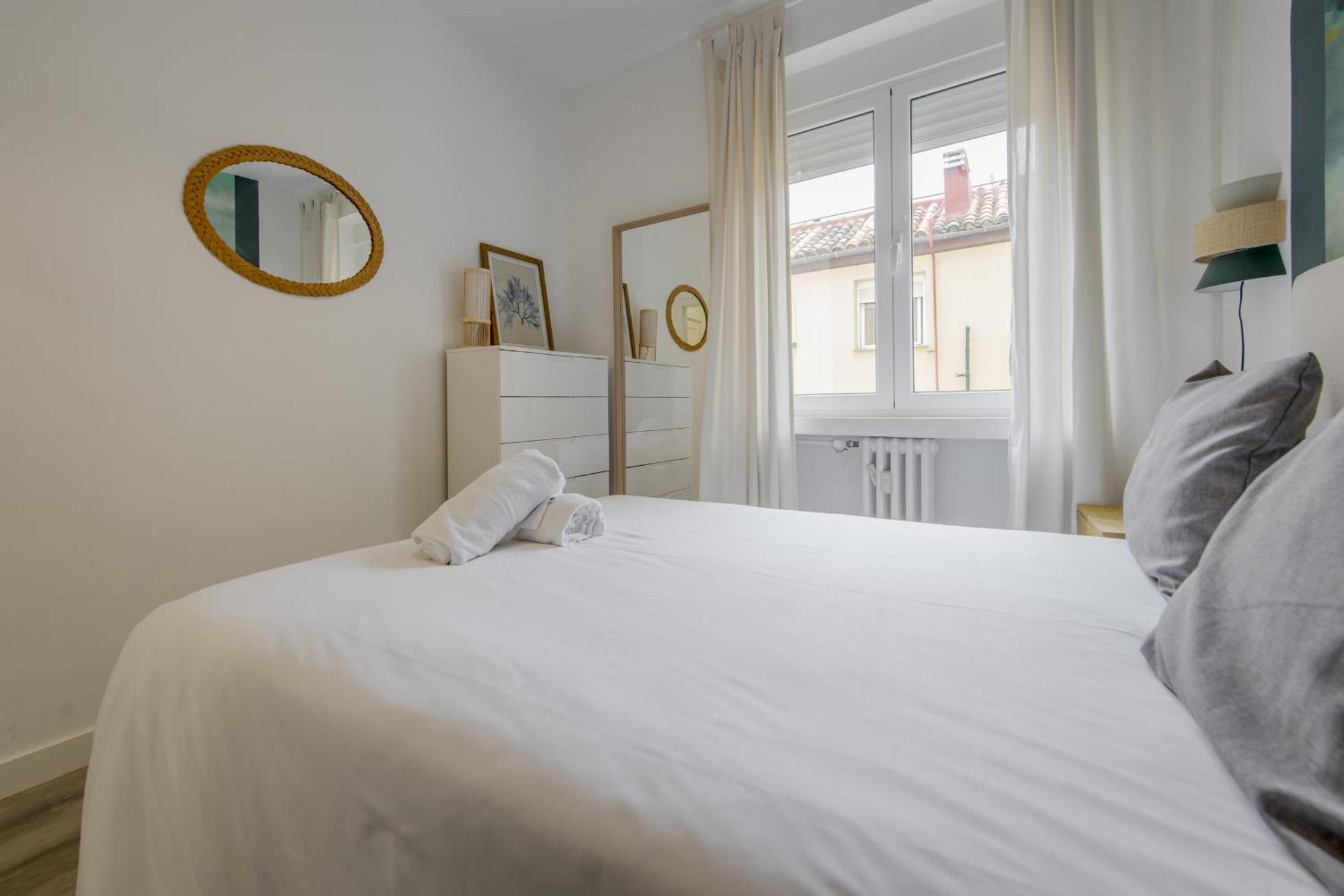 Genial Apartamento En La Latina-Centro De Madrid Luaran gambar