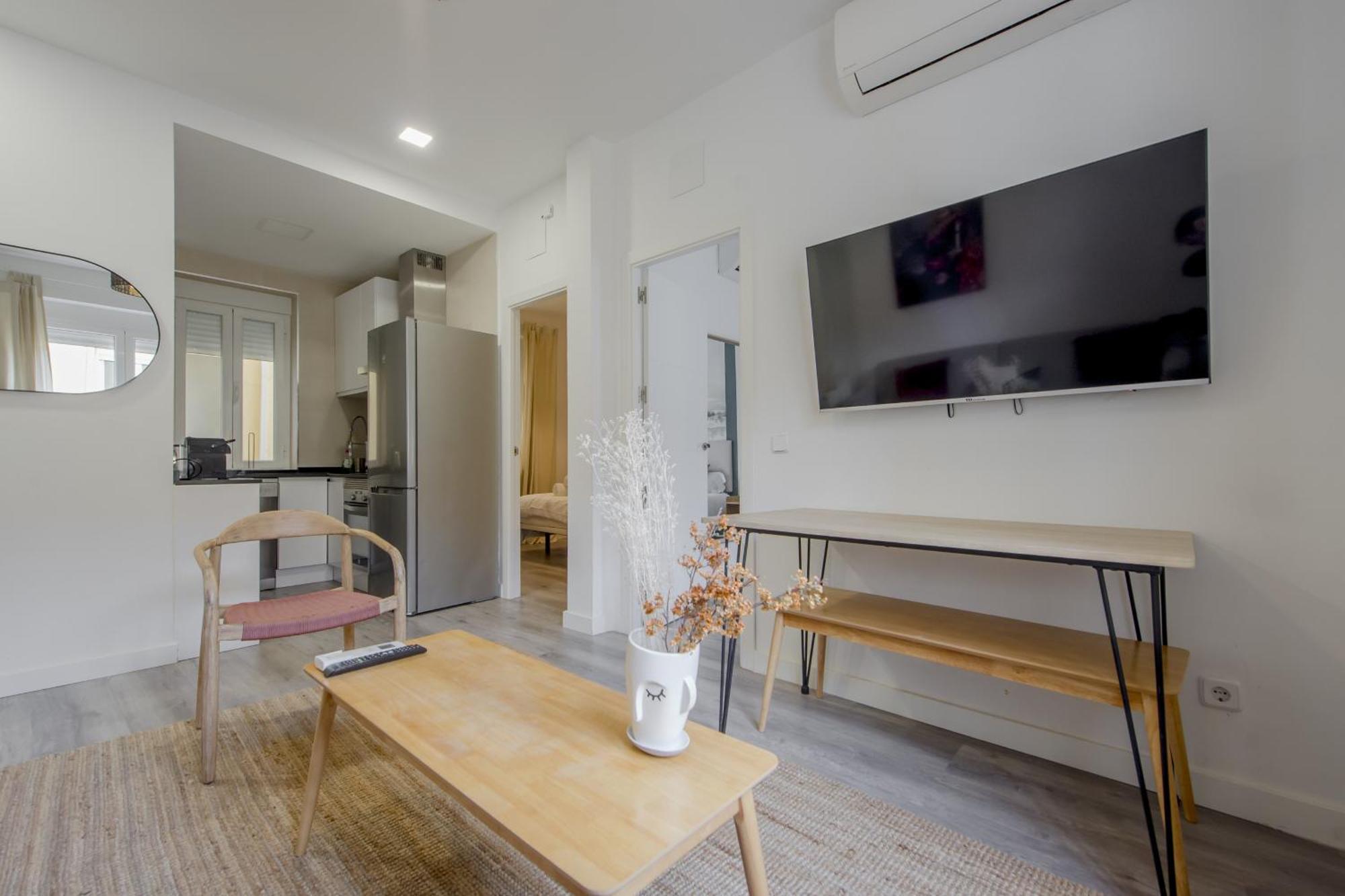Genial Apartamento En La Latina-Centro De Madrid Luaran gambar
